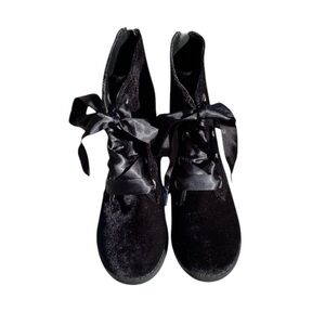 Nine West Black Velvet Silk satin lace boots Size 4Y girls